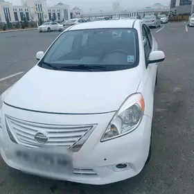 Nissan Versa 2012