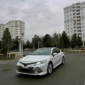 Toyota Camry 2018