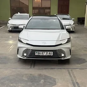 Toyota Camry 2025