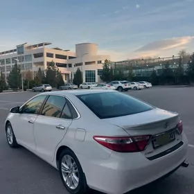 Toyota Camry 2017