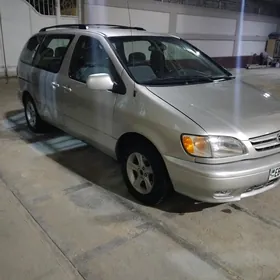 Toyota Sienna 2002