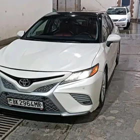 Toyota Camry 2018