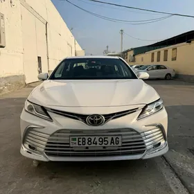 Toyota Camry 2019