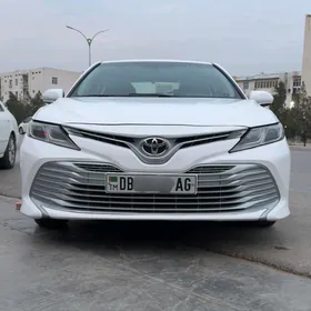 Toyota Camry 2019