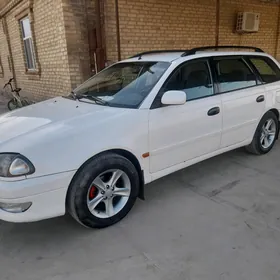 Toyota Avensis 1999