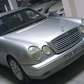 Mercedes-Benz E320 1996