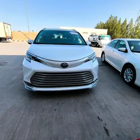 Toyota Sienna 2021