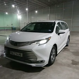 Toyota Sienna 2022