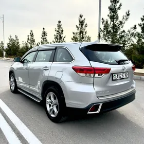 Toyota Highlander 2019