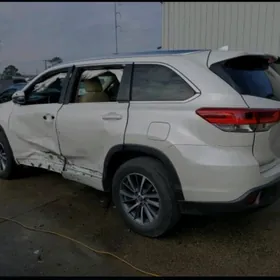 Toyota Highlander 2019