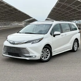 Toyota Sienna 2021