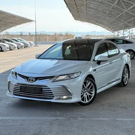 Toyota Camry 2021