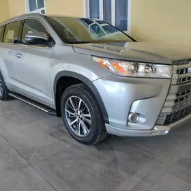 Toyota Highlander 2018