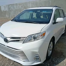 Toyota Sienna 2024