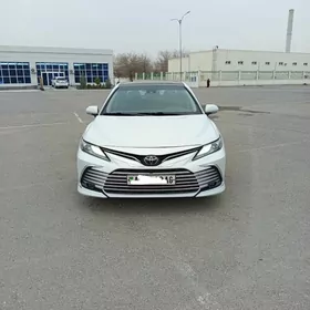 Toyota Camry 2018