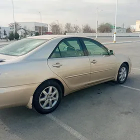 Toyota Camry 2004