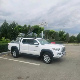 Toyota Tacoma 2018