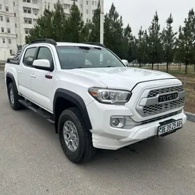 Toyota Tacoma 2018