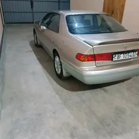 Toyota Camry 2000