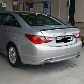 Hyundai Sonata 2011