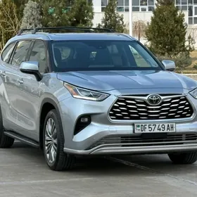 Toyota Highlander 2021