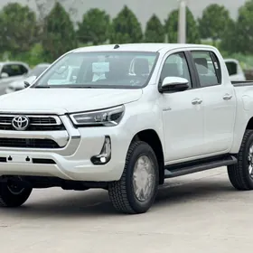 Toyota Hilux 2024