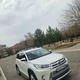 Toyota Highlander 2018