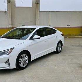 Hyundai Elantra 2020