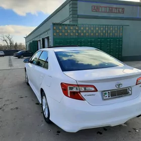 Toyota Camry 2012