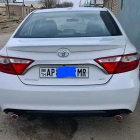 Toyota Camry 2016