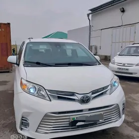 Toyota Sienna 2018