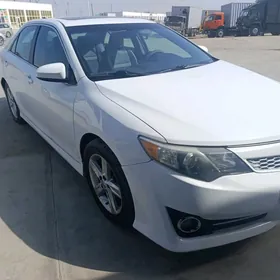 Toyota Camry 2014