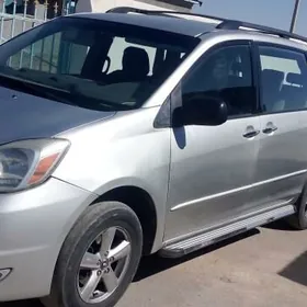 Toyota Sienna 2004