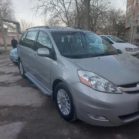 Toyota Sienna 2008