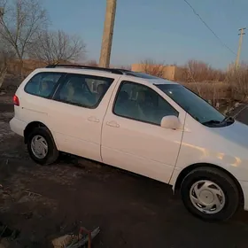 Toyota Sienna 2002