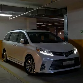 Toyota Sienna 2017