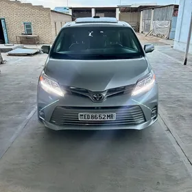 Toyota Sienna 2019