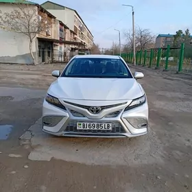 Toyota Camry 2021