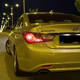 Hyundai Sonata 2011