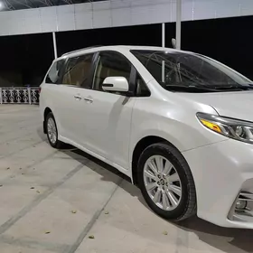 Toyota Sienna 2019