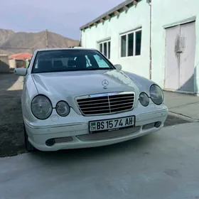 Mercedes-Benz E320 2001