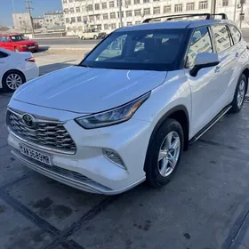 Toyota Highlander 2021