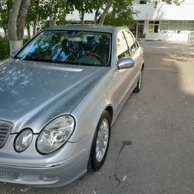 Mercedes-Benz E350 2005