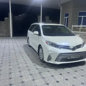 Toyota Sienna 2020