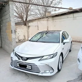 Toyota Camry 2018