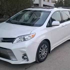 Toyota Sienna 2020