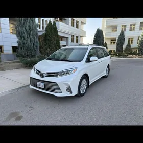 Toyota Sienna 2019