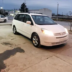 Toyota Sienna 2004