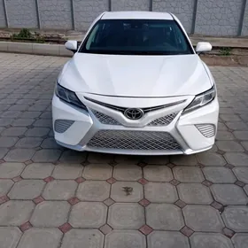 Toyota Camry 2020