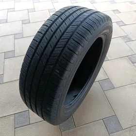 MICHELIN. 215/55R17